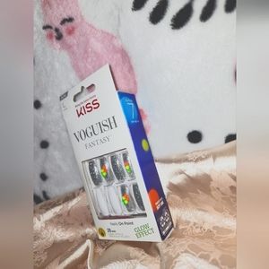 🧡Kiss🧡 VOGUISH FANTASY Nails